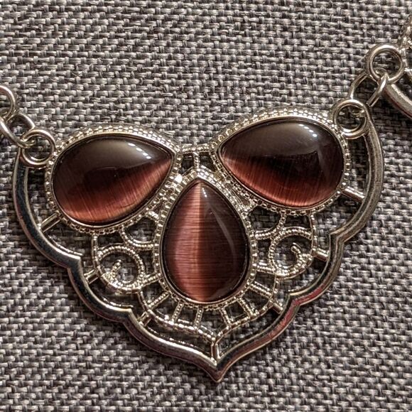 Foil heart design statement necklace w/plum/purple cats eye beads w/ earrings - Picture 6 of 13